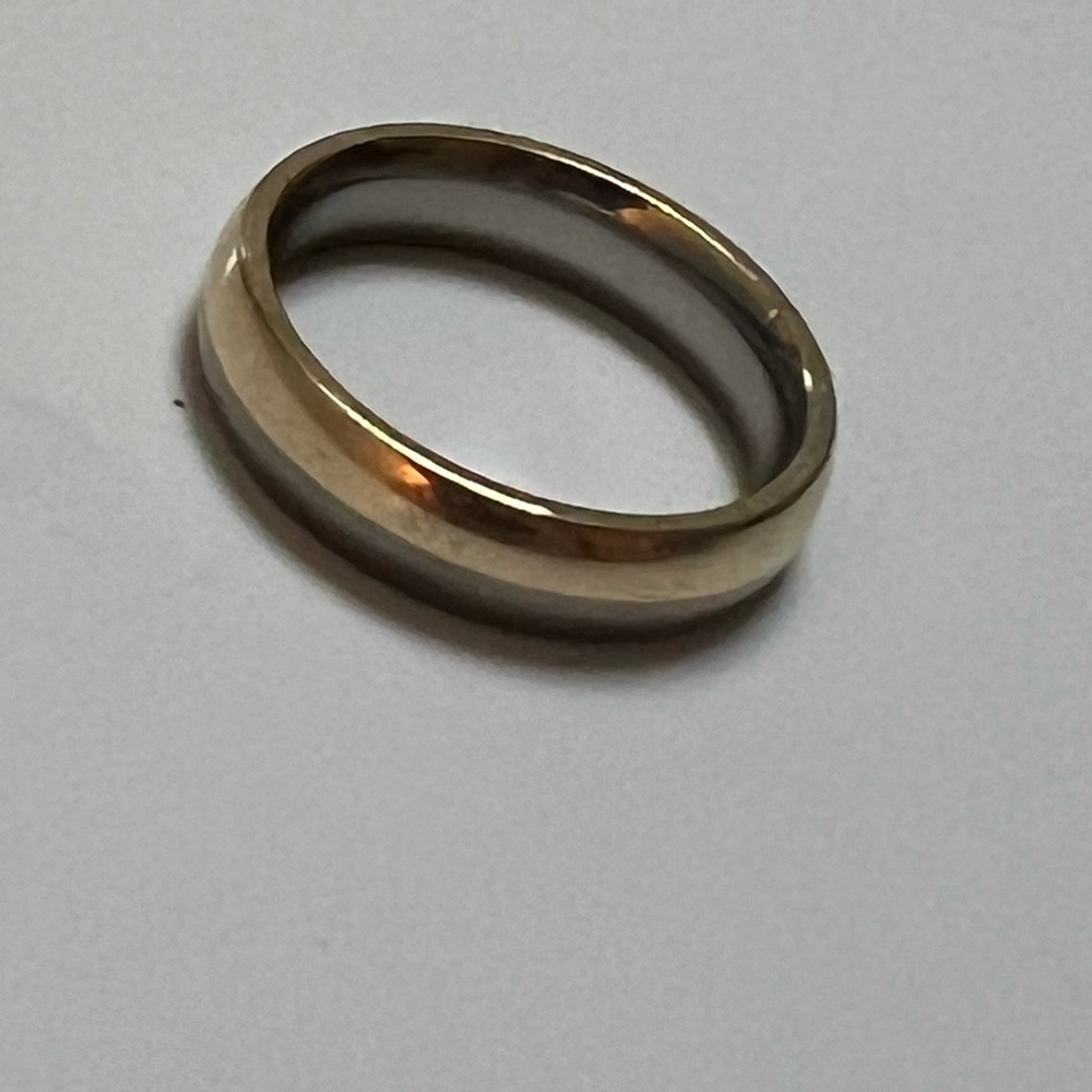 14K Two Tone Gold women’s Ring - Picture 2 of 8